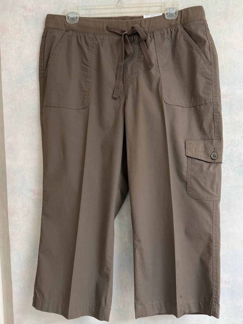 L Capri Easy Fit Through Hip/Thigh by St John’s Bay, Dark Khaki, Pockets Pull On - Picture 3 of 14